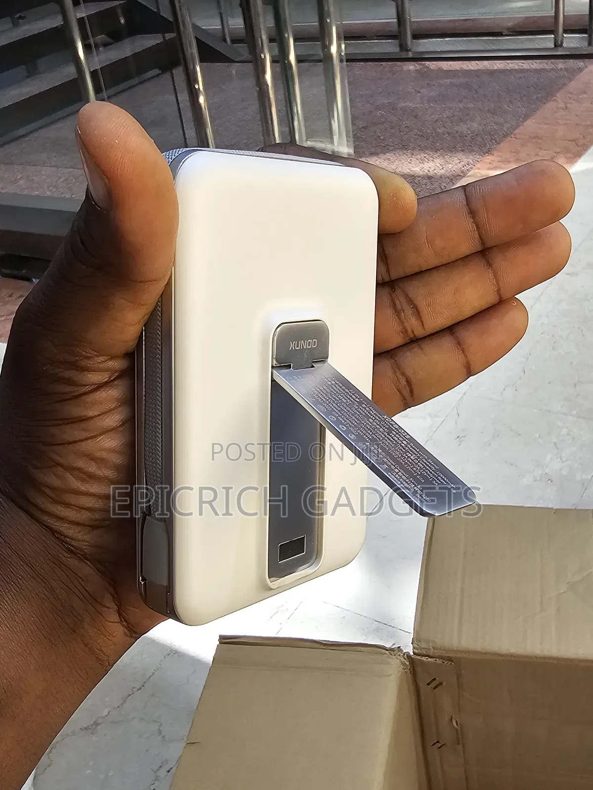 Xundd 3-in-1 Magsafe Magnetic Powerbank 10000mah Built-in Cables