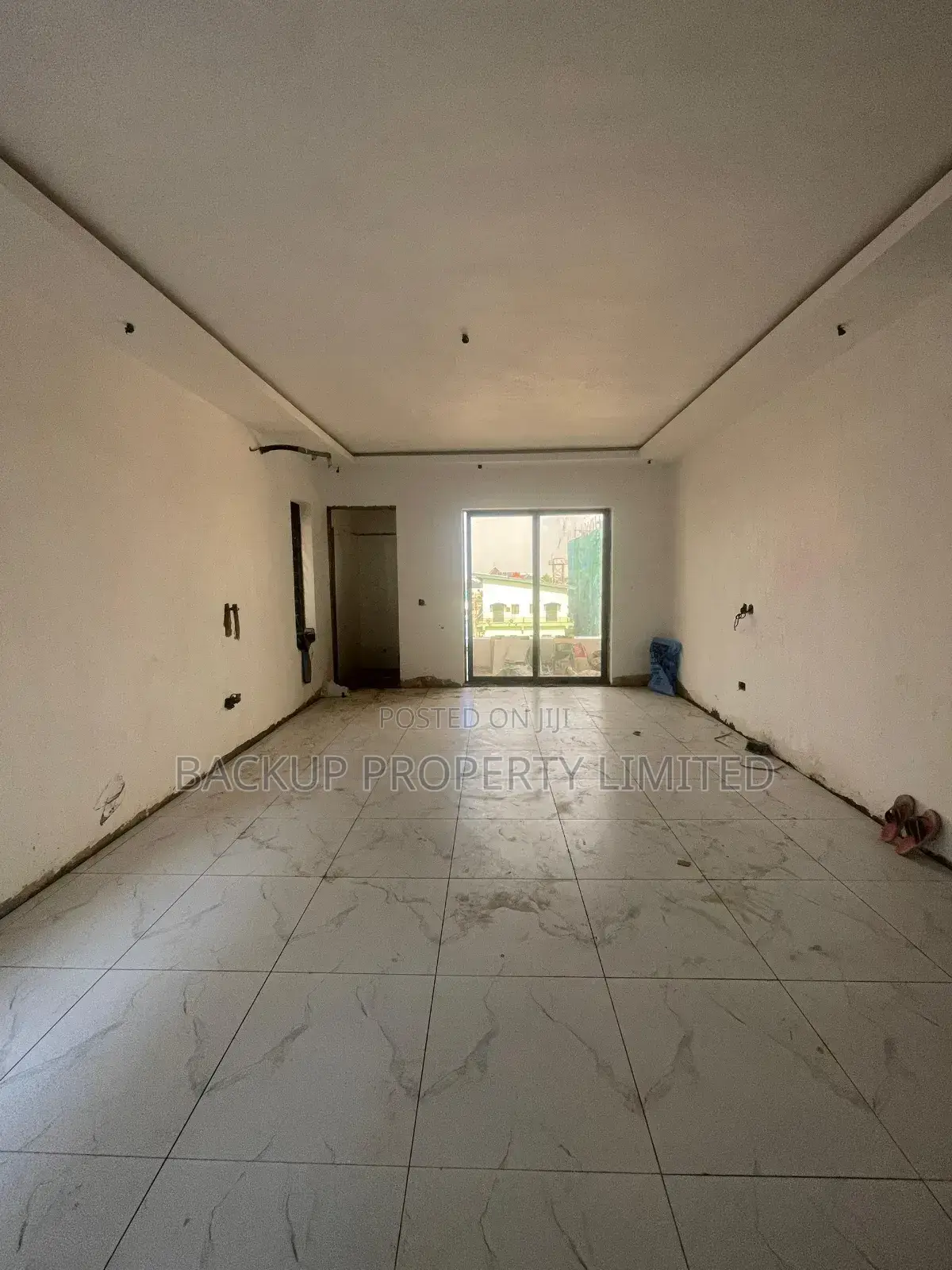 3bdrm Apartment in Yaba for sale
