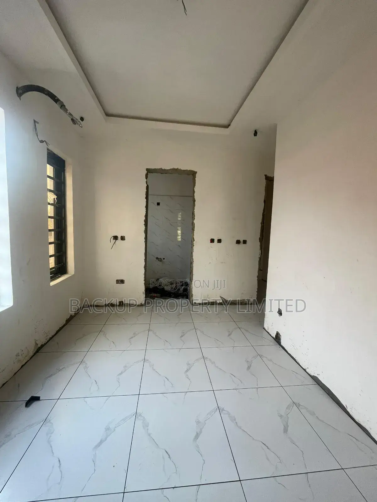 3bdrm Apartment in Yaba for sale