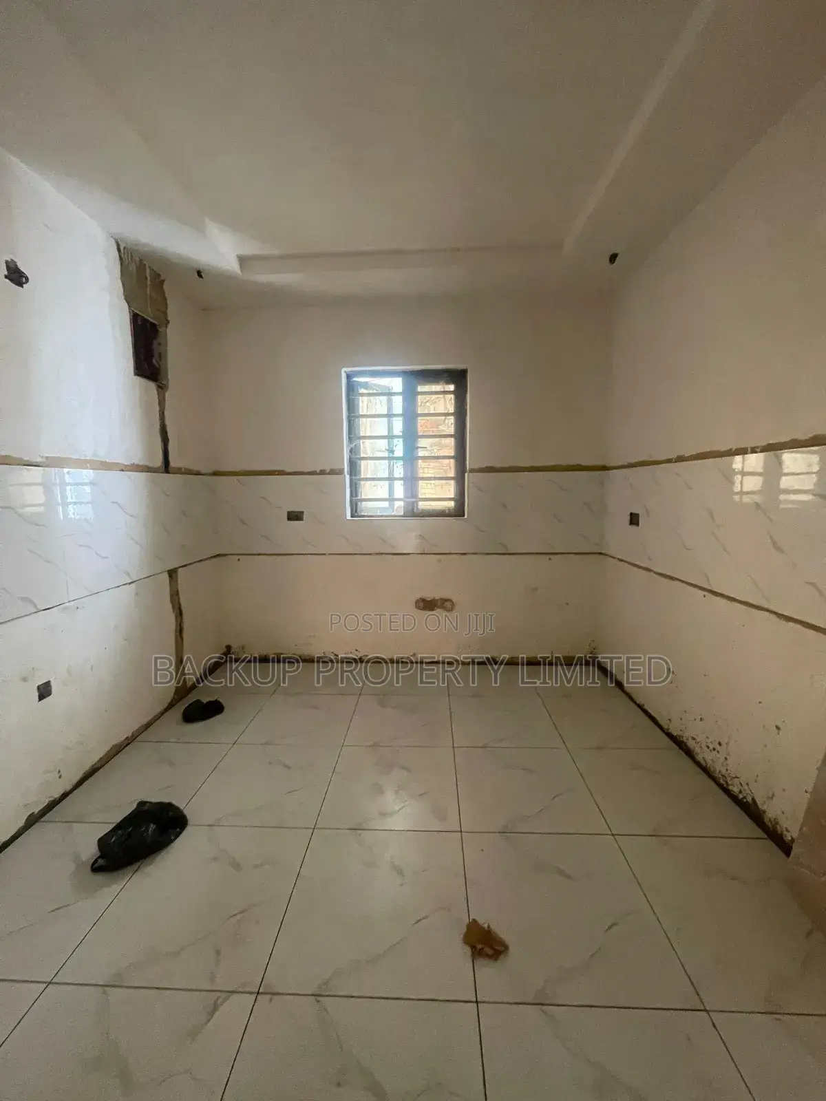 3bdrm Apartment in Yaba for sale