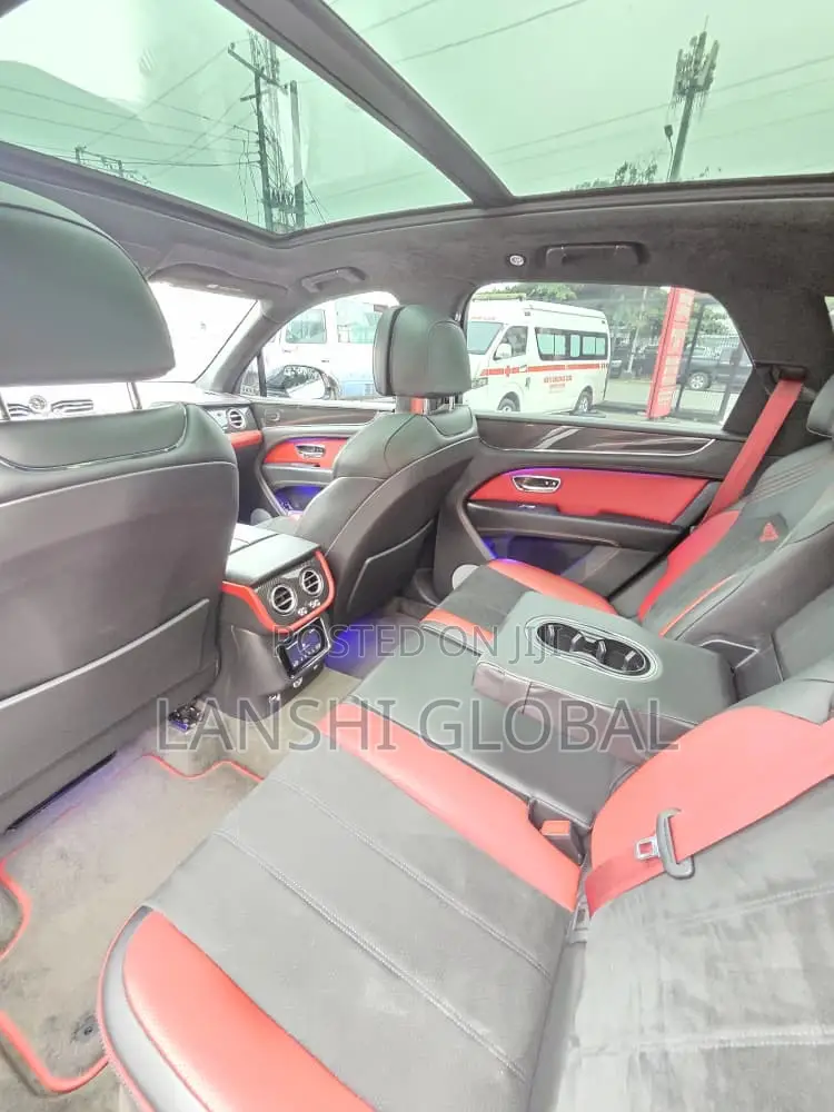 Bentley Bentayga 2022 White