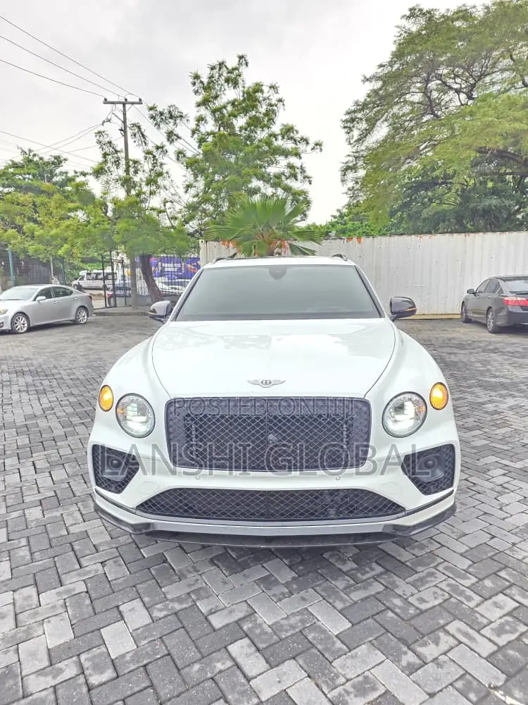 Bentley Bentayga 2022 White