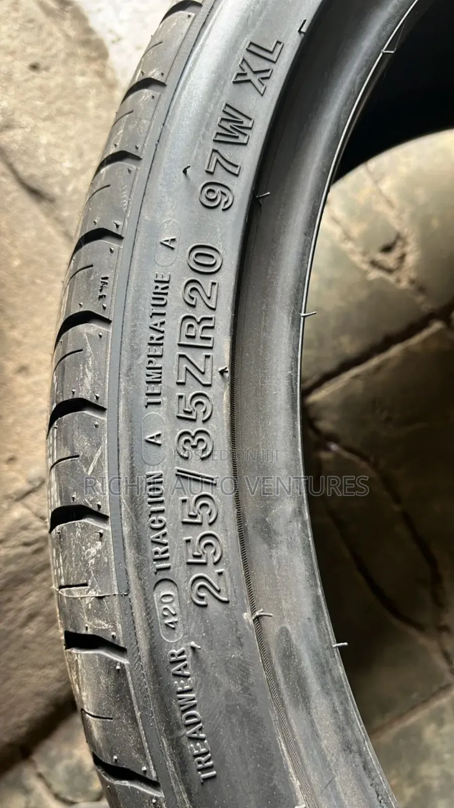 Brand New 255/35r20 Tire.