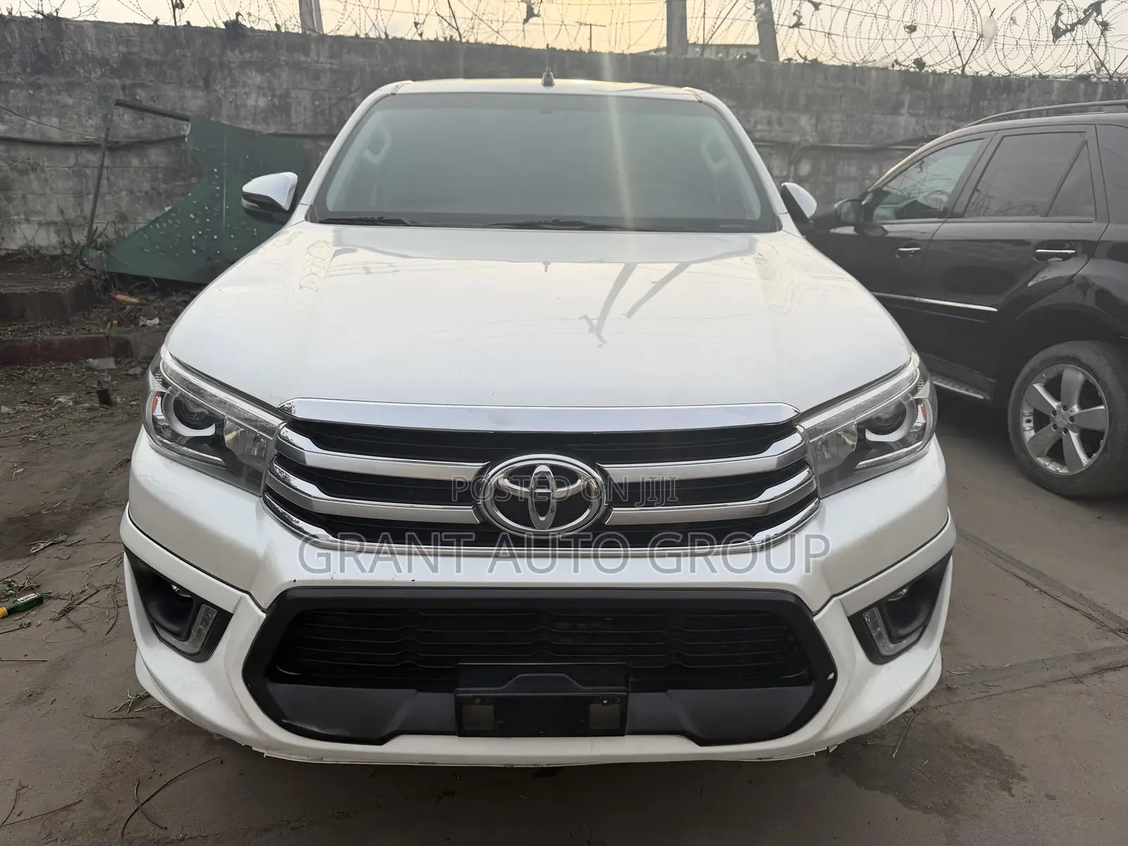 Toyota Hilux Rugged X 4x4 2018 White