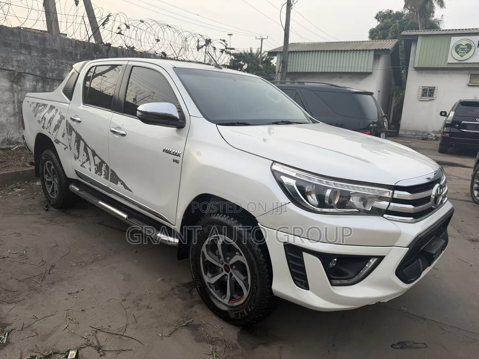 Toyota Hilux Rugged X 4x4 2018 White