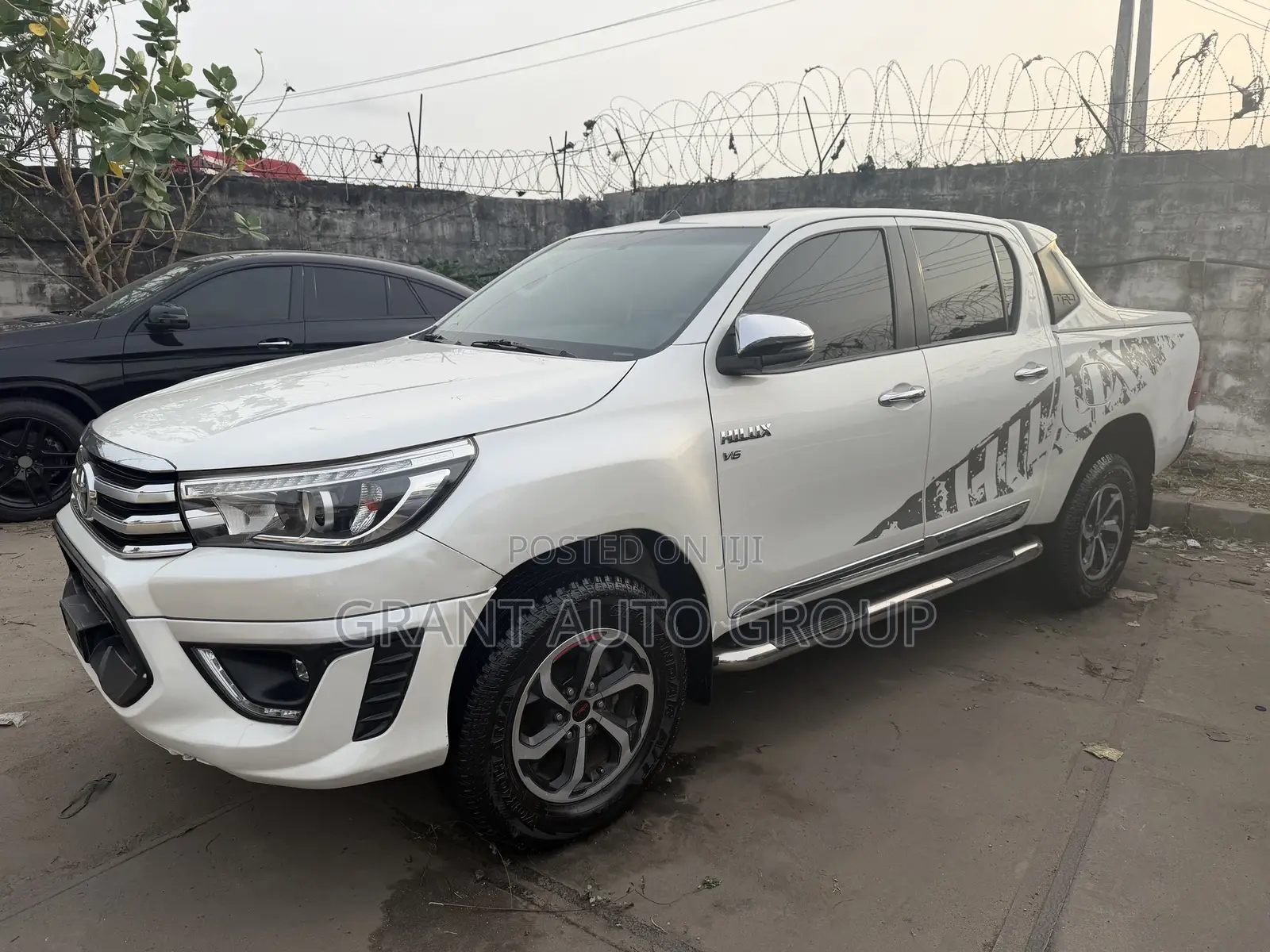 Toyota Hilux Rugged X 4x4 2018 White
