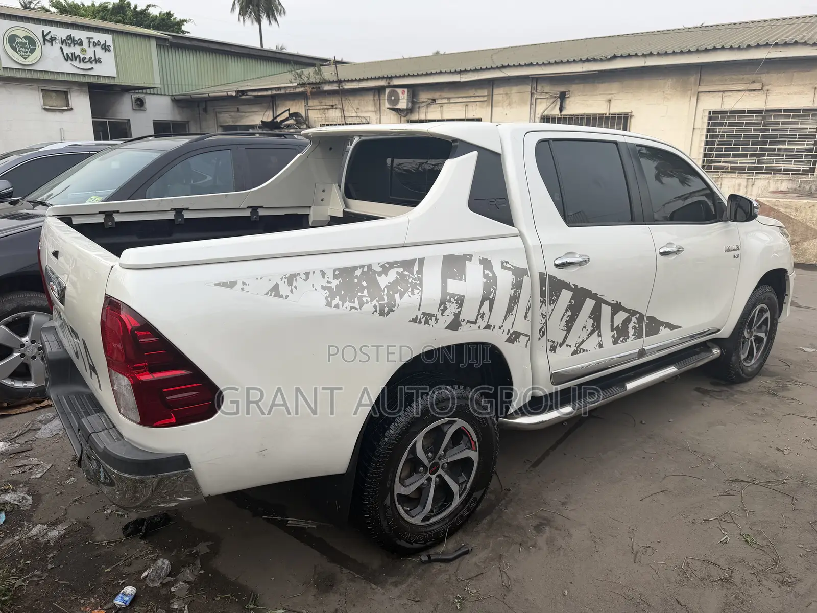 Toyota Hilux Rugged X 4x4 2018 White