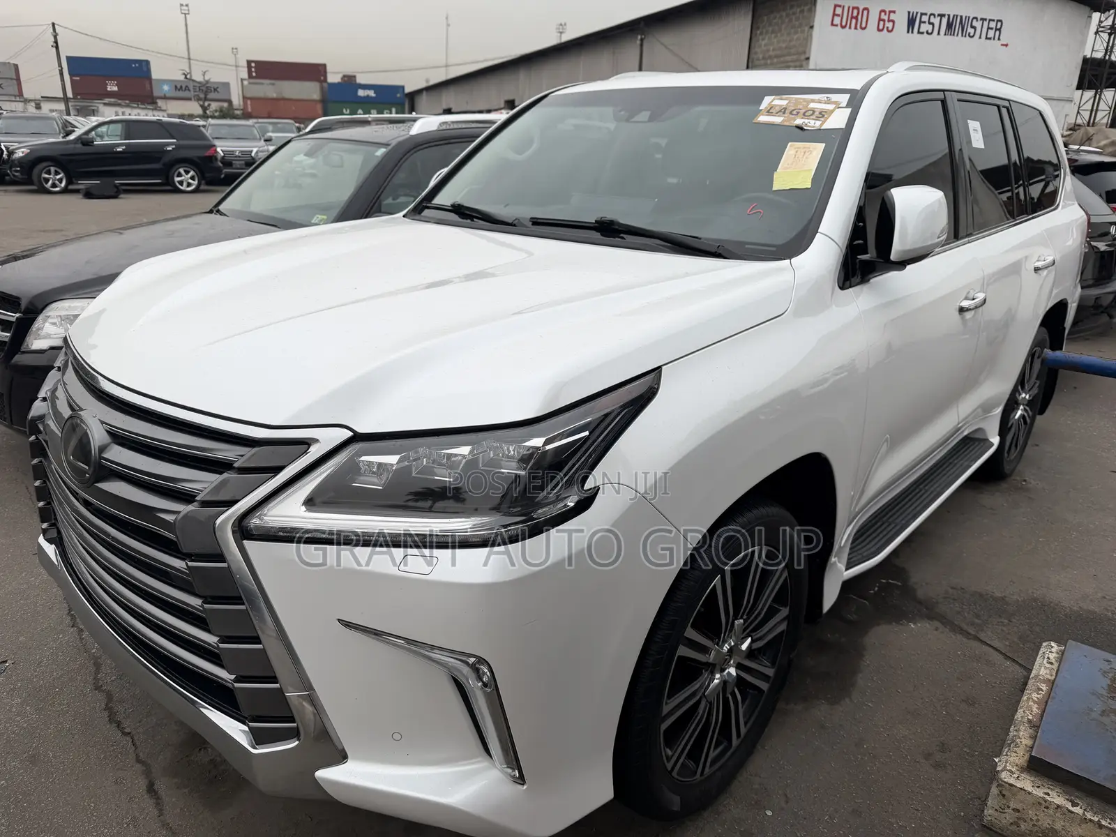 Lexus LX 570 AWD 2019 White