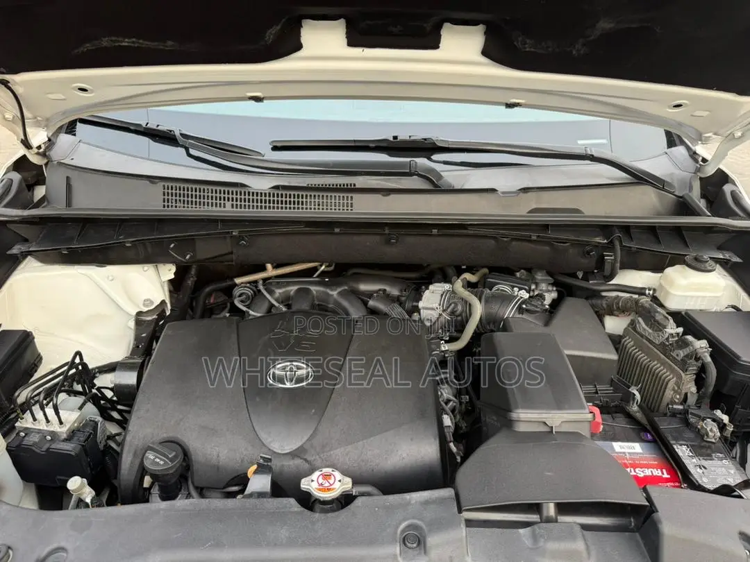 Toyota Highlander Limited 2019 Off white