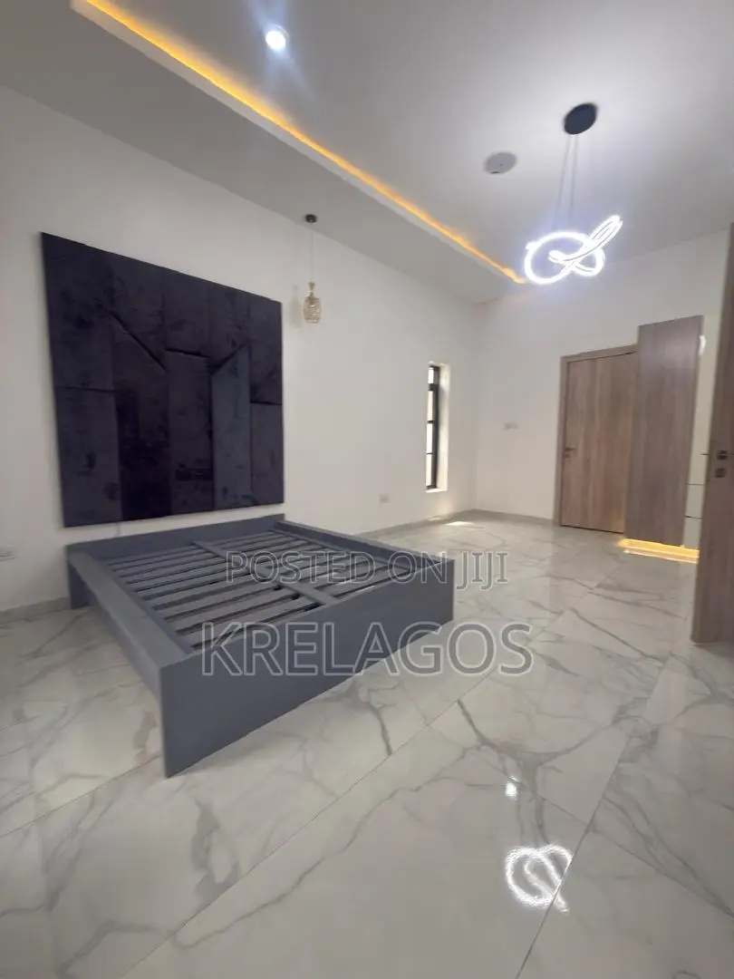 5bdrm Duplex in Osapa london for sale