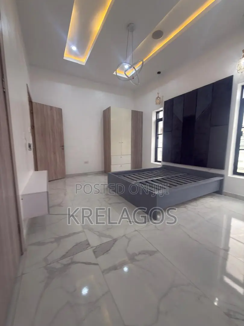 5bdrm Duplex in Osapa london for sale