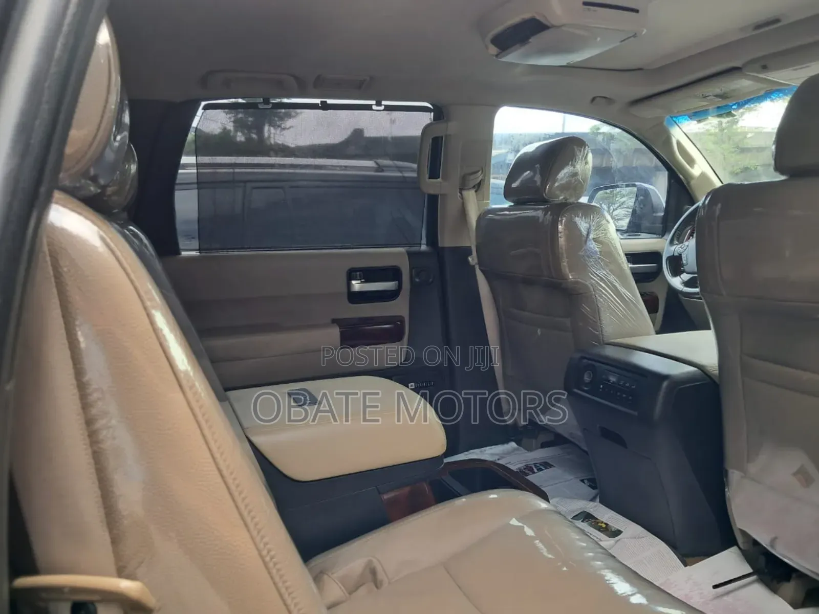 Toyota Sequoia Limited FFV 4dr SUV 4WD (5.7L 8cyl 6A) 2015 Black