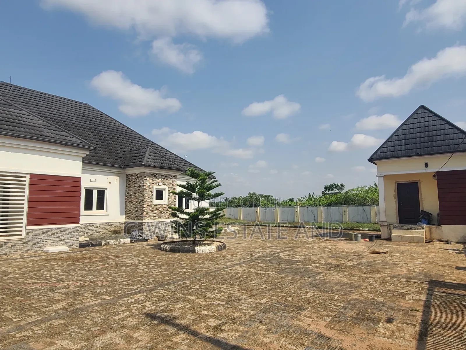 4bdrm Bungalow in Ogheghe Off Sapele, Benin City for rent
