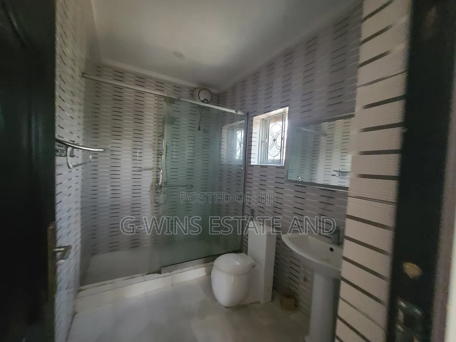 4bdrm Bungalow in Ogheghe Off Sapele, Benin City for rent
