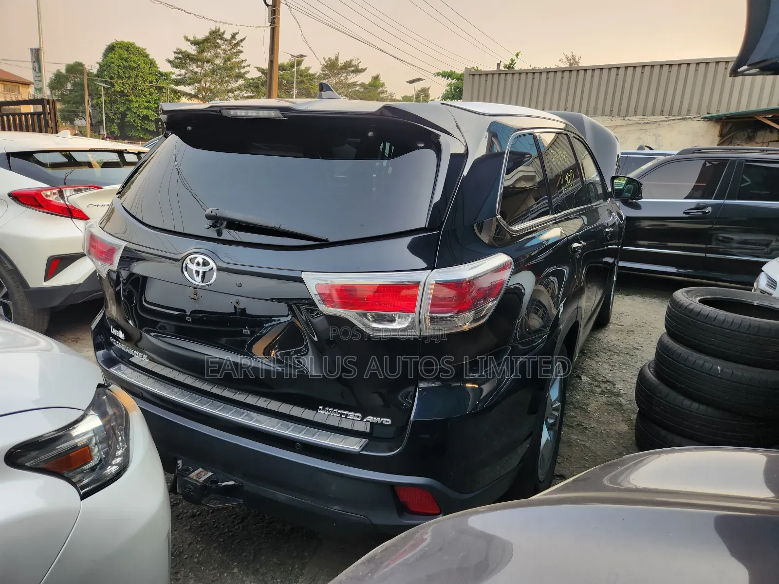 Toyota Highlander Limited 4dr SUV AWD (3.5L 6cyl 6A) 2015 Black