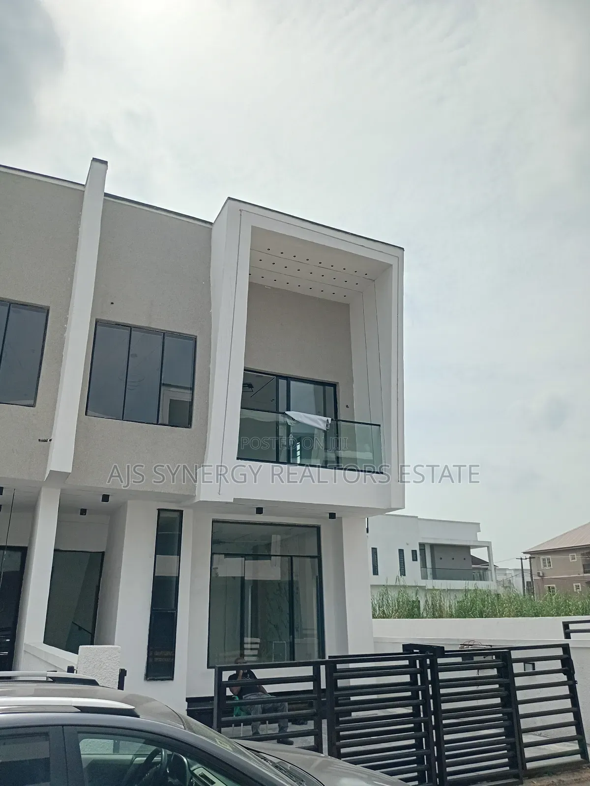 4bdrm Duplex in Lekki for sale