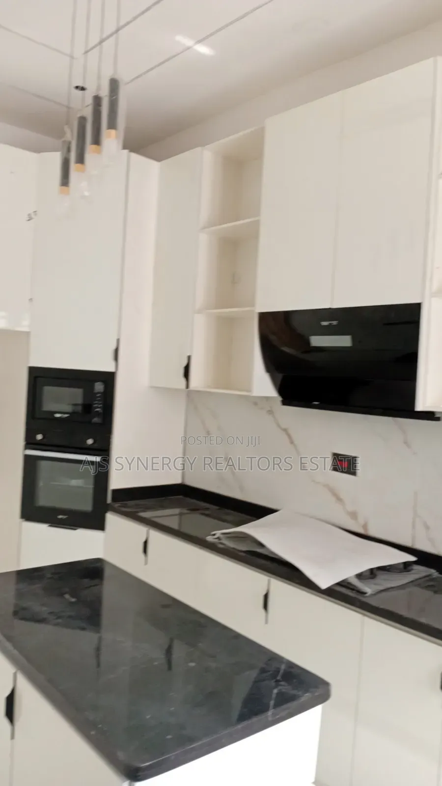 4bdrm Duplex in Lekki for sale