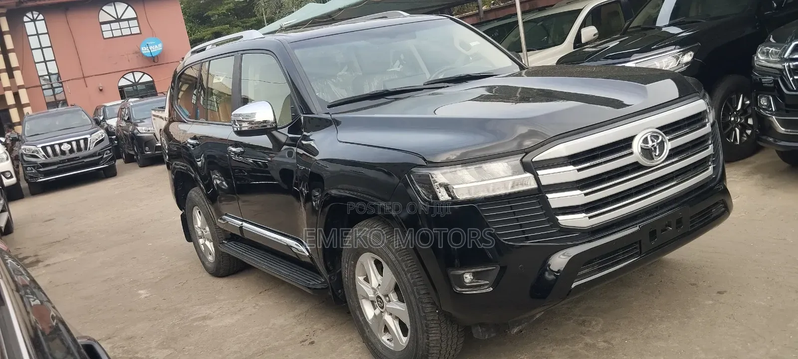 Toyota Land Cruiser LC300 2024 Black