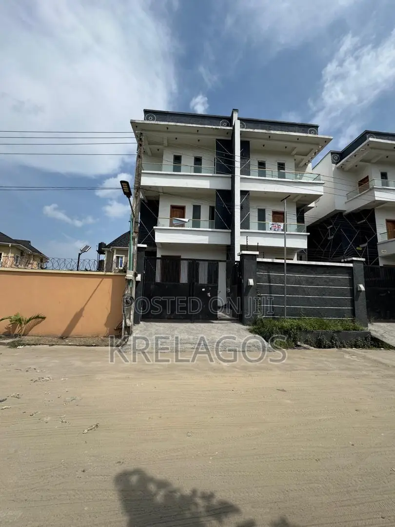 5bdrm Duplex in Sangotedo for sale