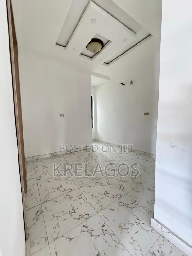 5bdrm Duplex in Sangotedo for sale