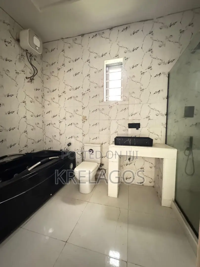 5bdrm Duplex in Sangotedo for sale