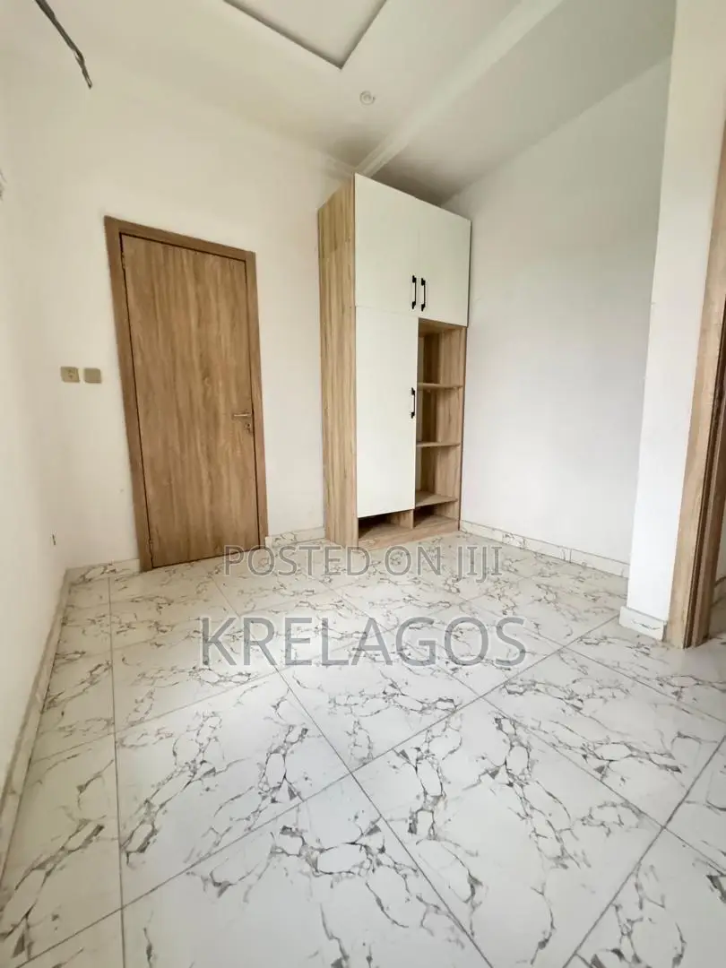 5bdrm Duplex in Sangotedo for sale