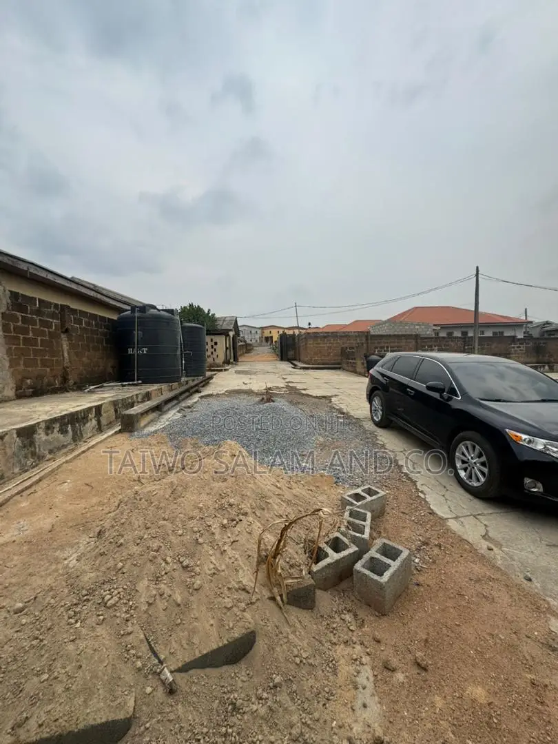 4000sqm of Land in Gated Estate