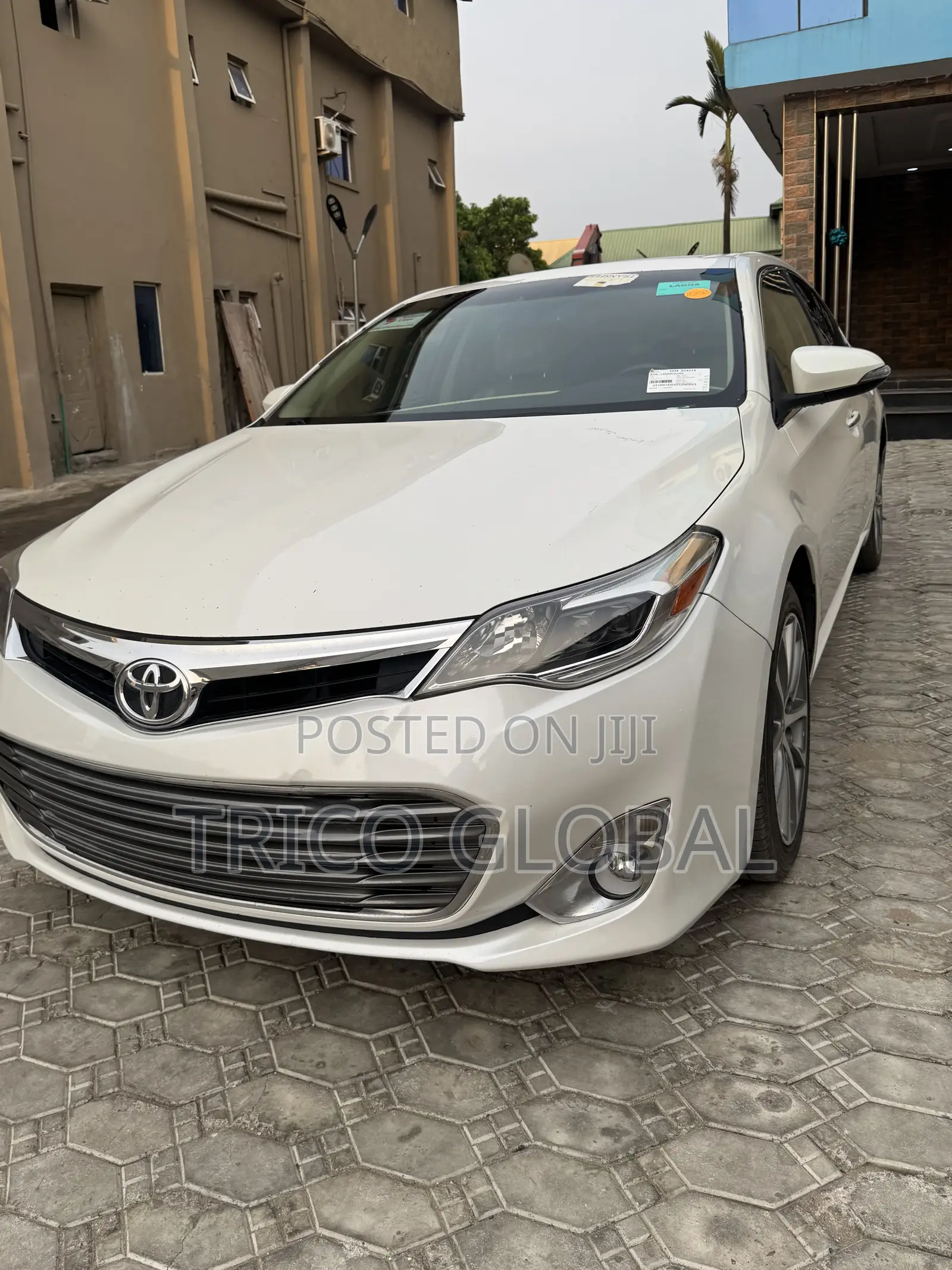 Toyota Avalon XLE Premium 4dr Sedan (3.5L 6cyl 6A) 2014 White