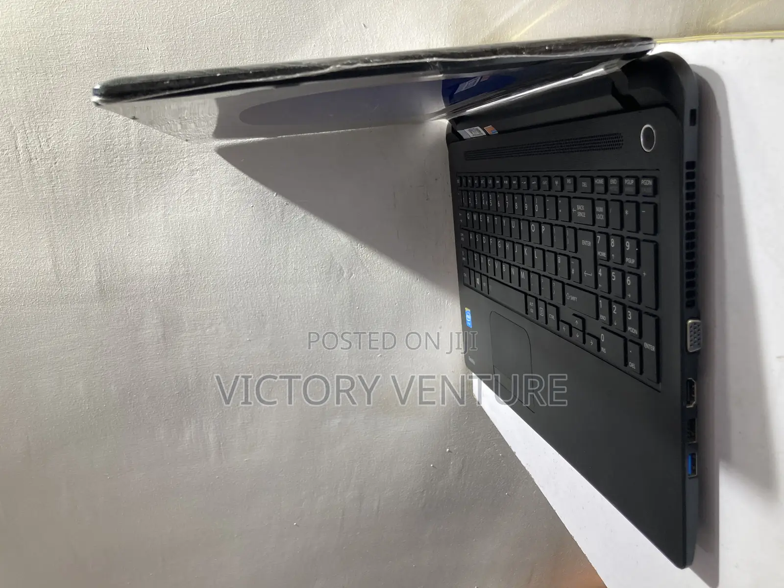Laptop Toshiba Satellite C50 4GB Intel Celeron HDD 250GB