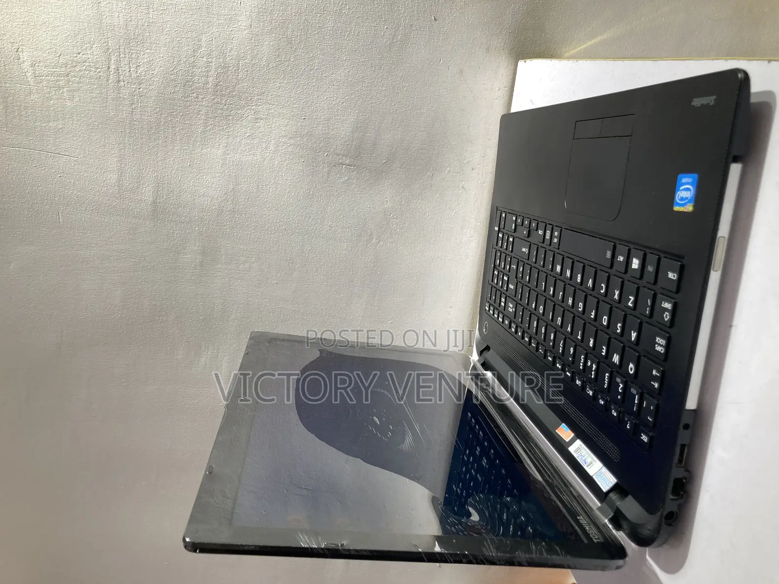 Laptop Toshiba Satellite C50 4GB Intel Celeron HDD 250GB