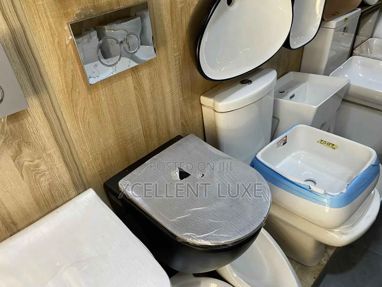 Black Conceal Wc England Standard With Good Flushing System