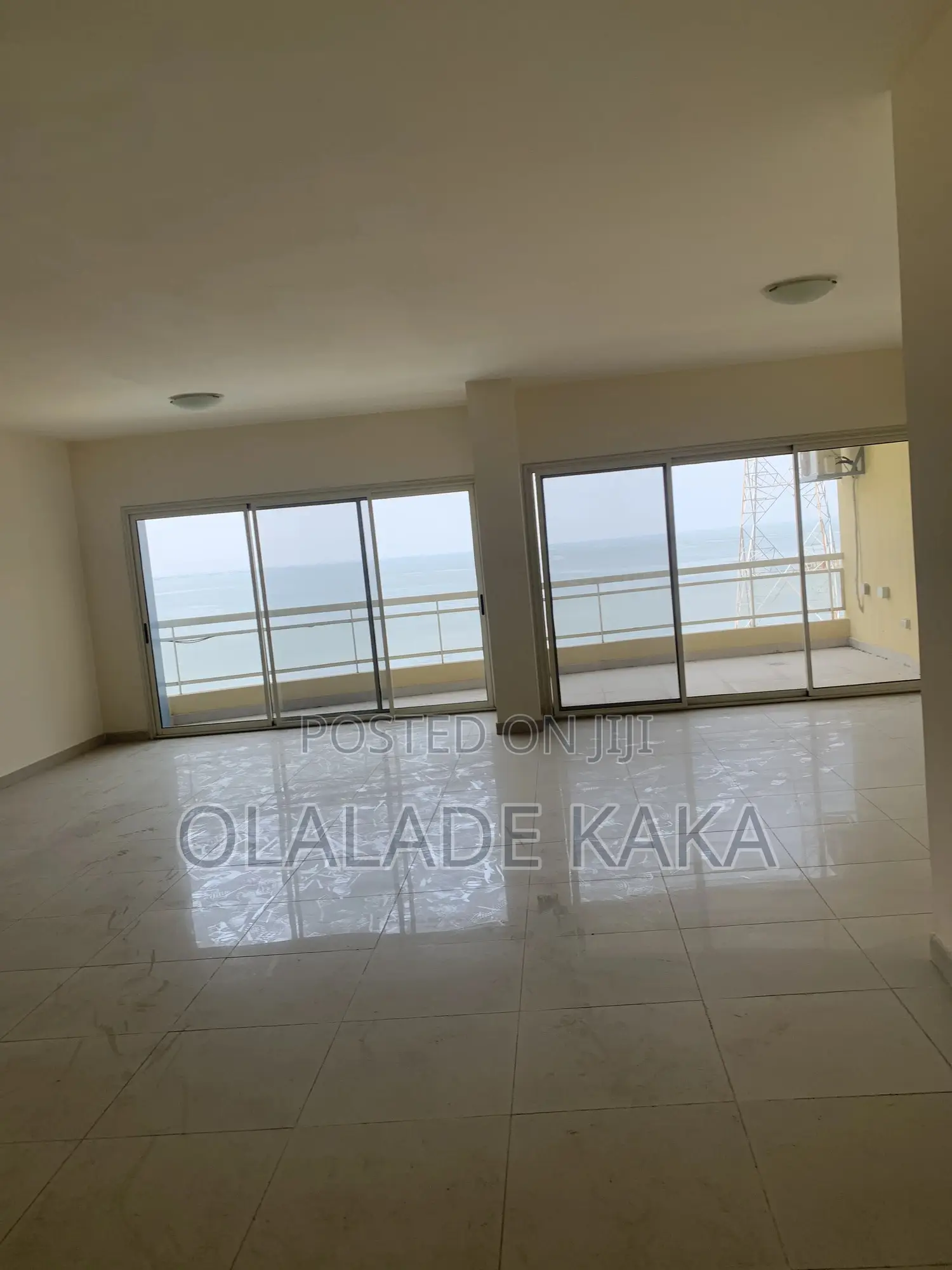 3bdrm Block of Flats in Banana Island for sale