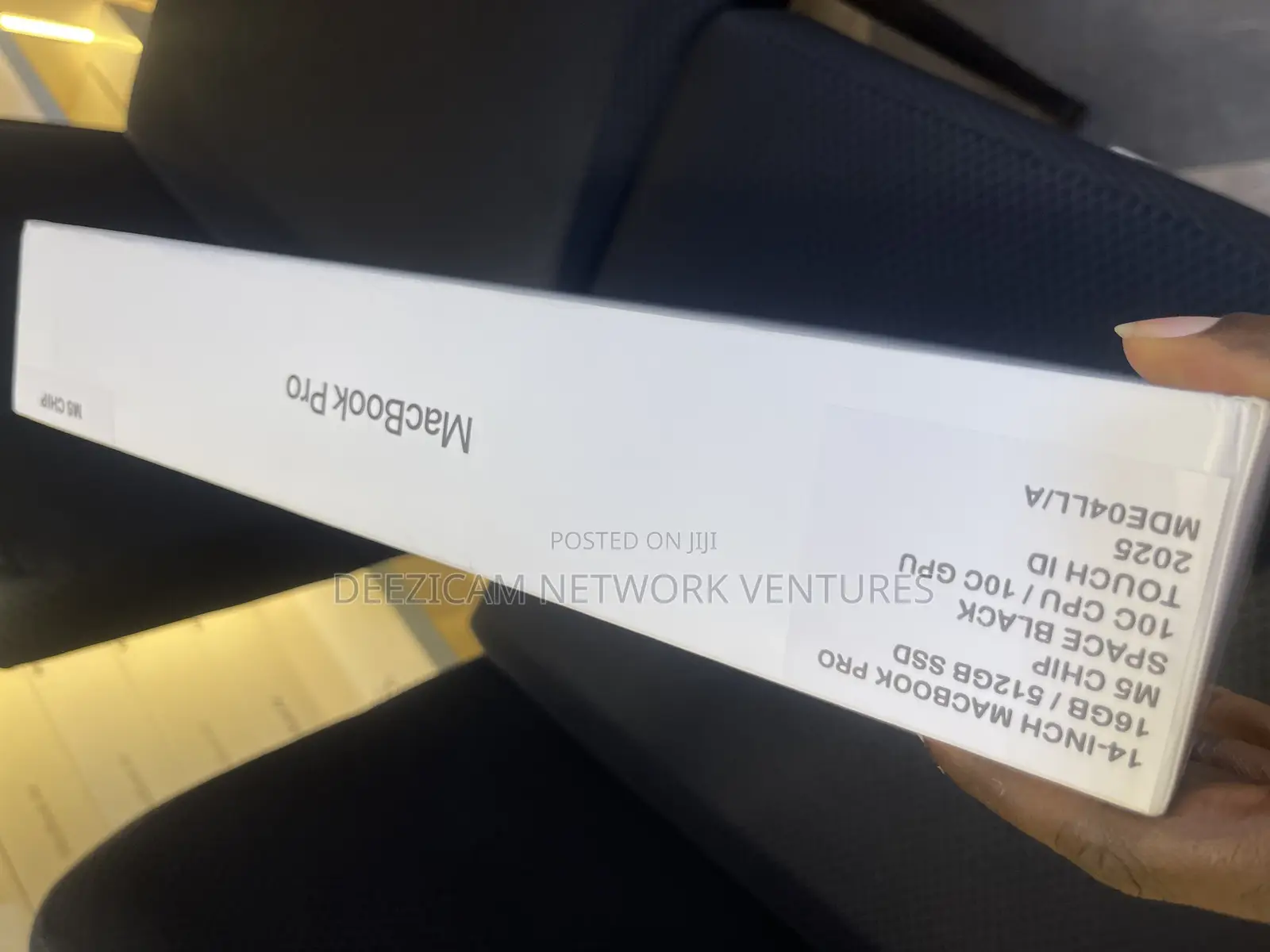 New Laptop Apple Macbook Pro 2025 M5 14-Inch 16GB Apple M5 SSD 512GB