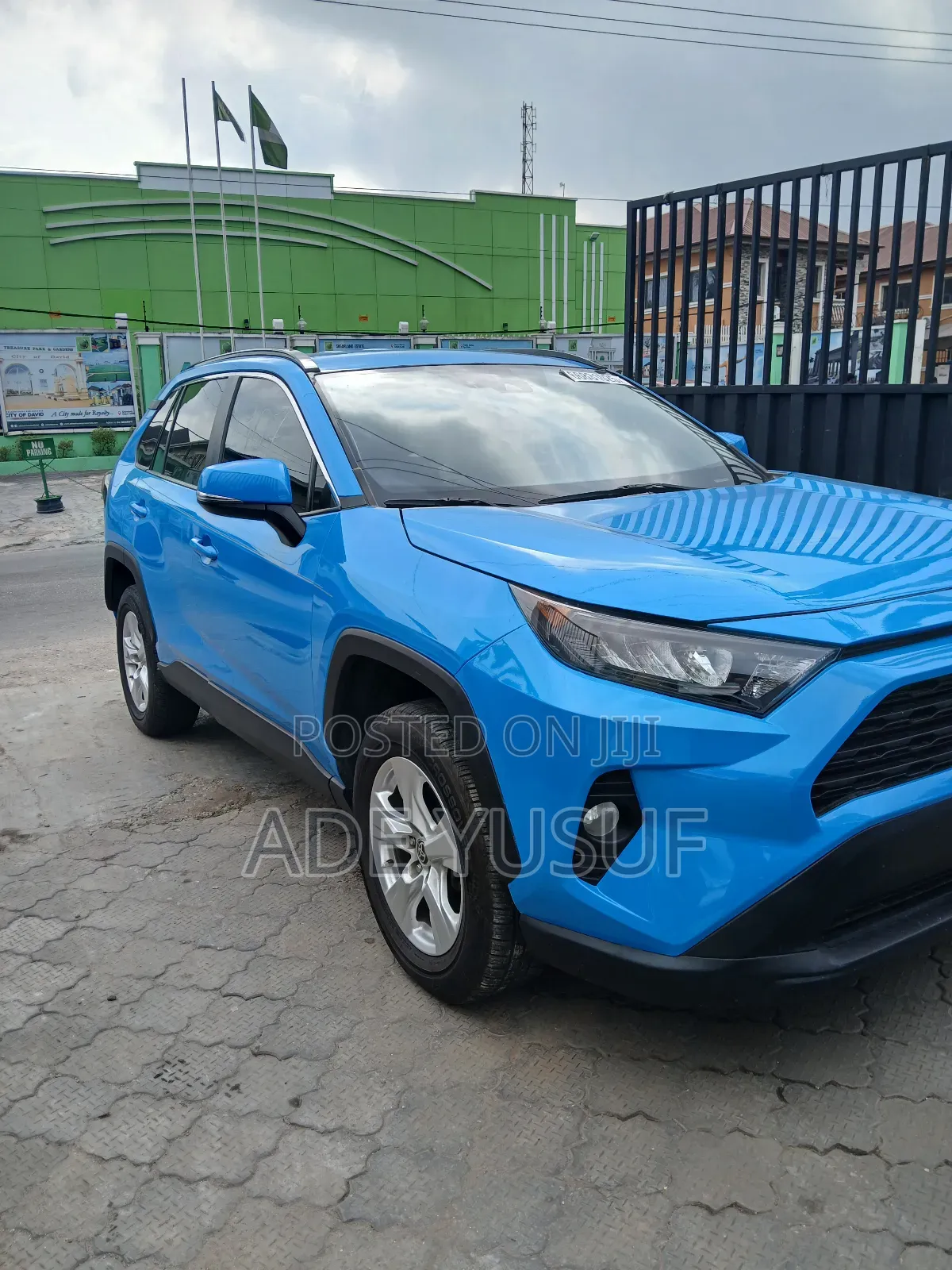 Toyota RAV4 2022 Blue