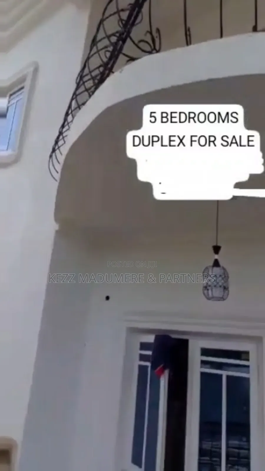 5bdrm Duplex in Inside An Estate In for sale