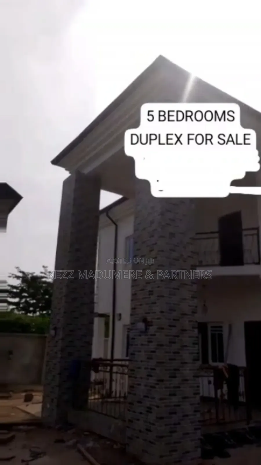 5bdrm Duplex in Inside An Estate In for sale