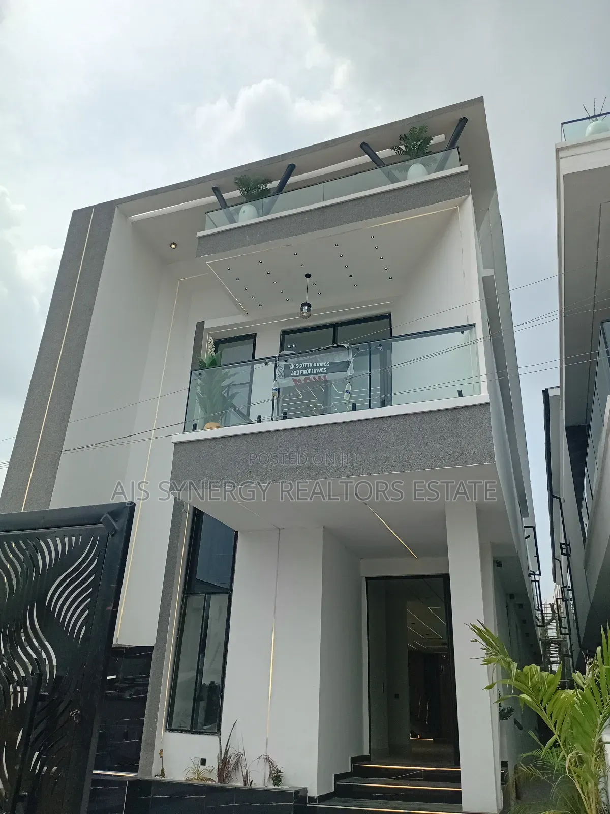 5bdrm Duplex in Ado / Ajah for sale