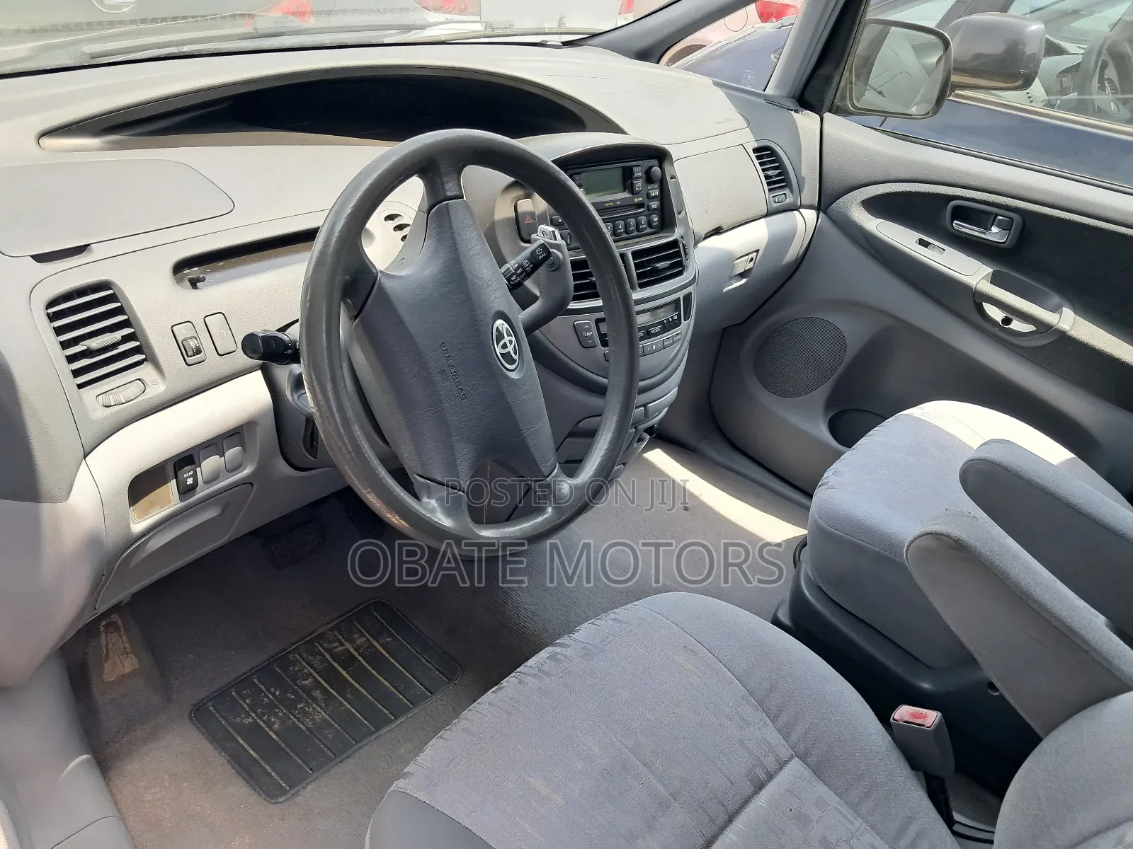 Toyota Previa 2005 Yellow