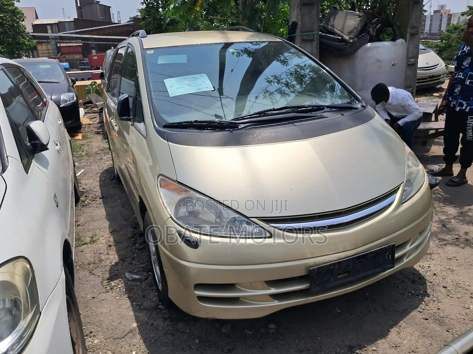 Toyota Previa 2005 Yellow