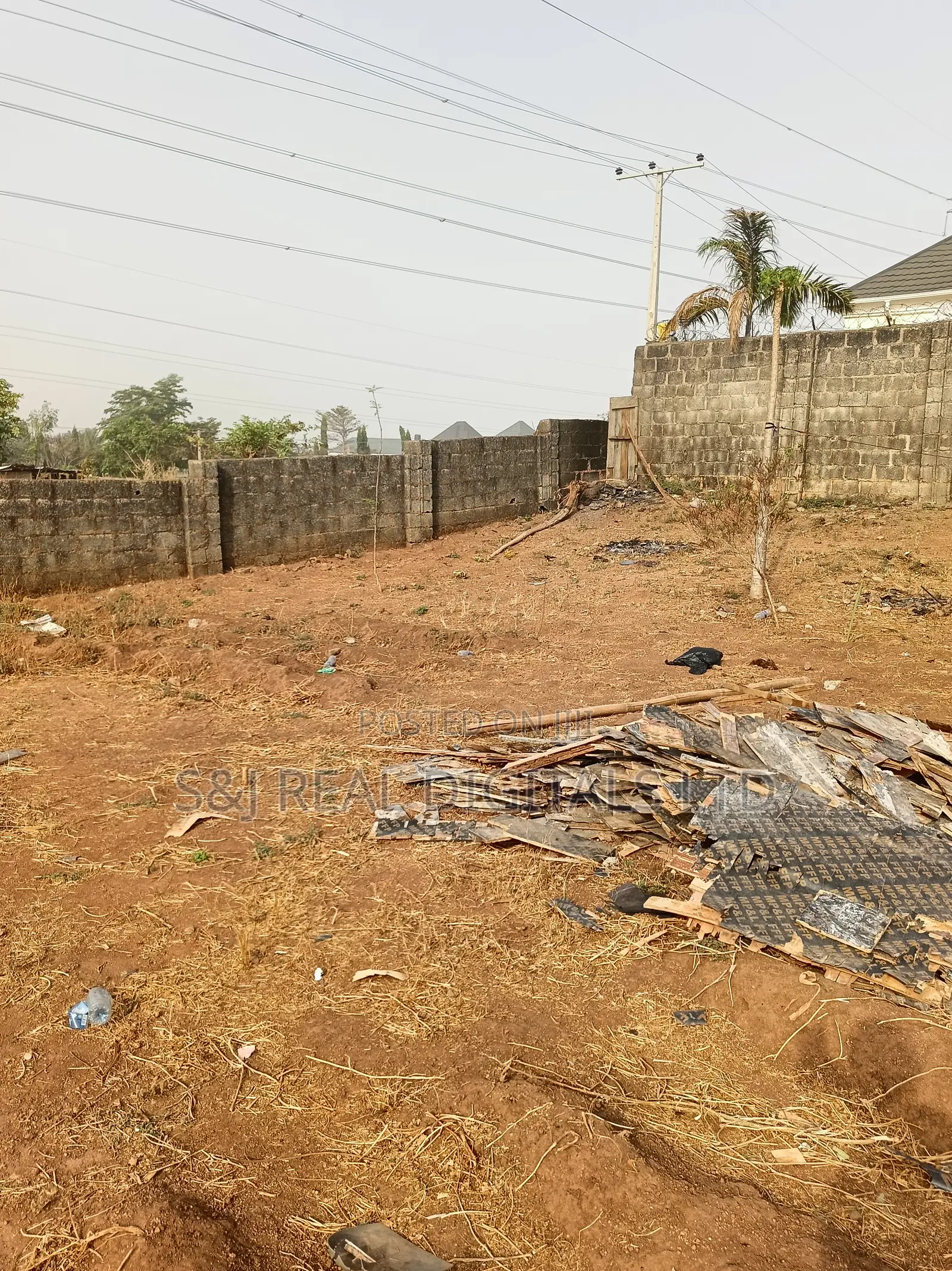 800 SQM Land in Dawaki