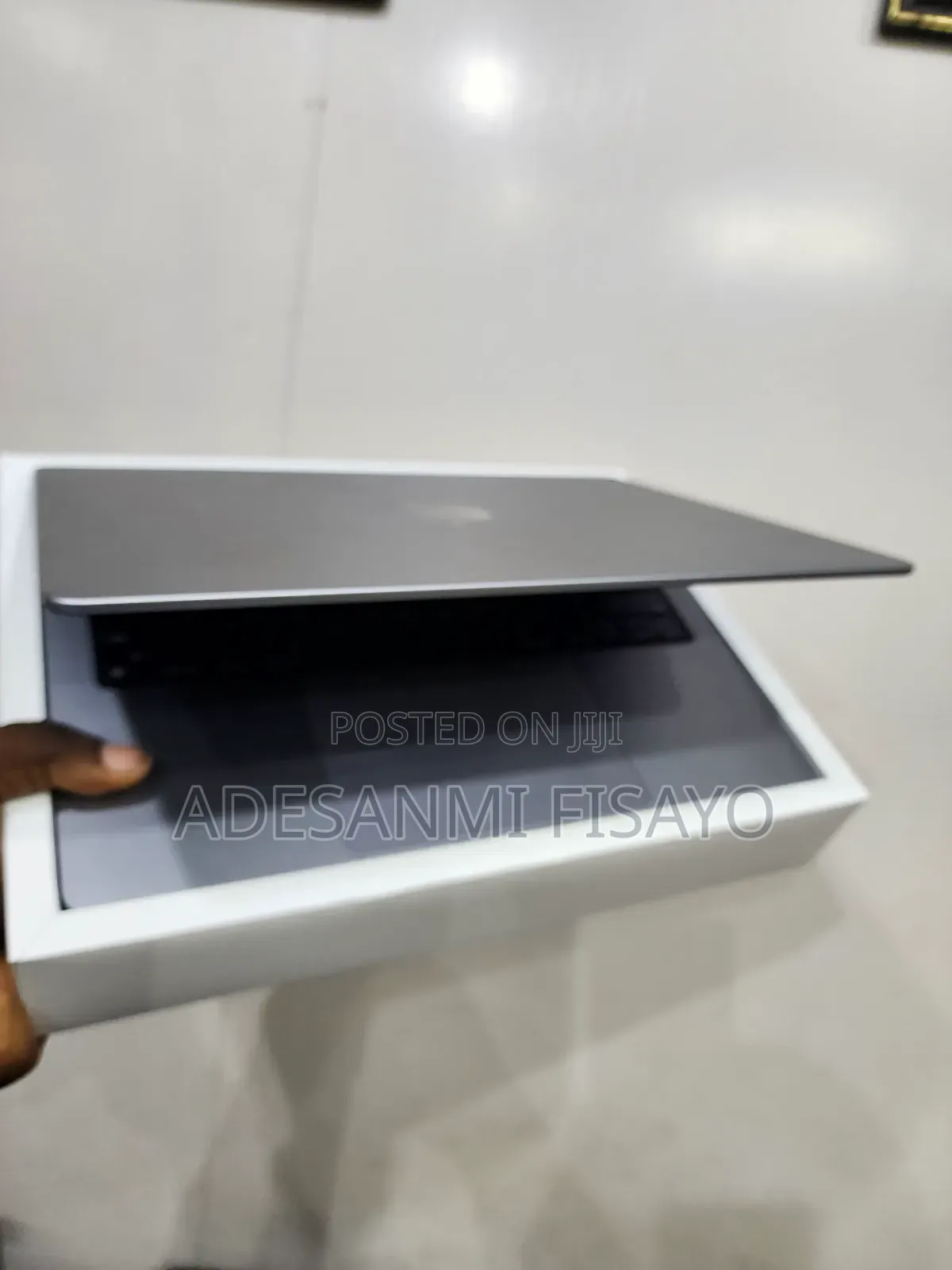 Laptop Apple MacBook Pro 2021 M1 16GB Apple M1 Pro SSD 512GB