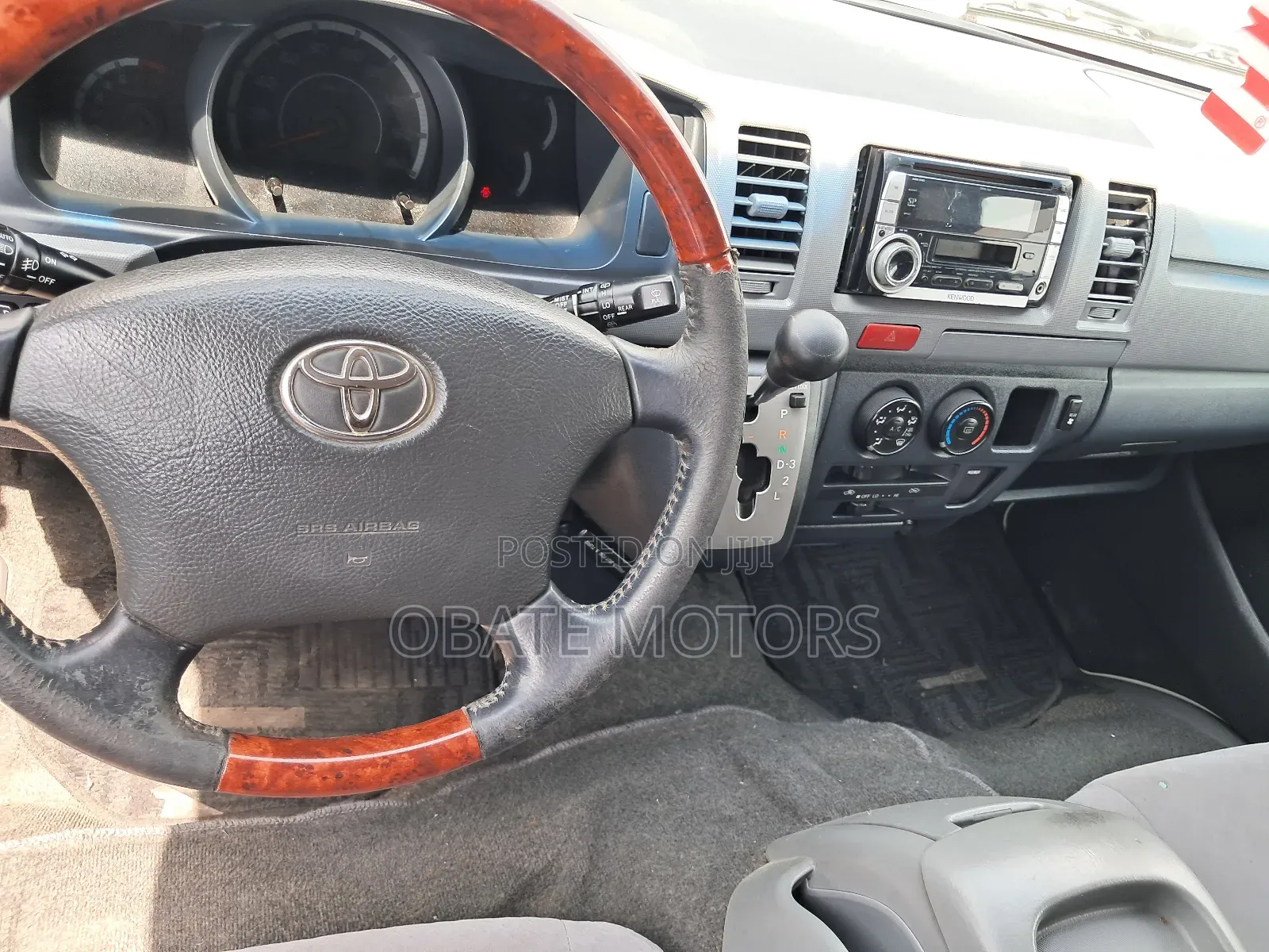 Toyota HiAce 2010 White