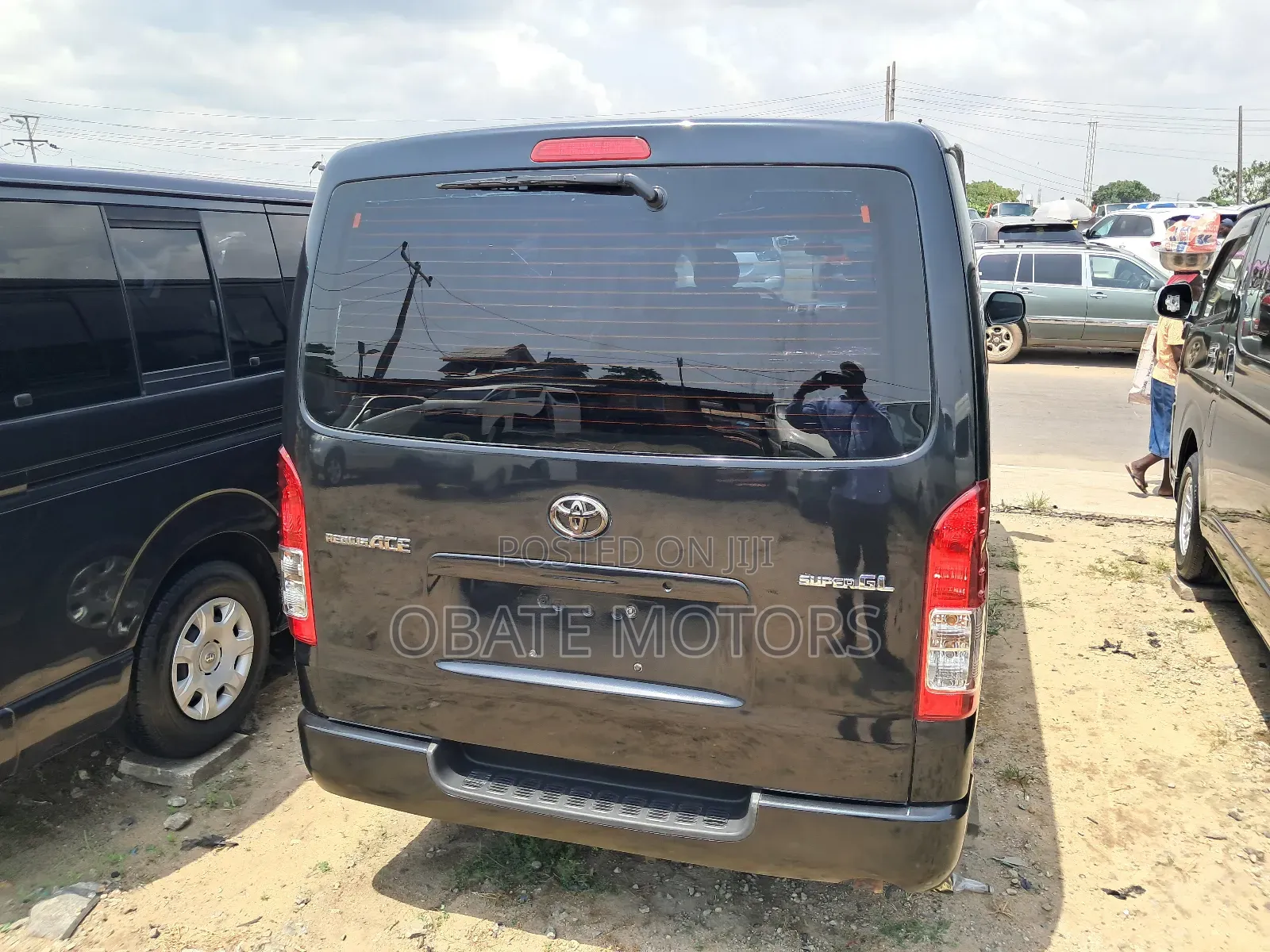Toyota HiAce 2012 Black