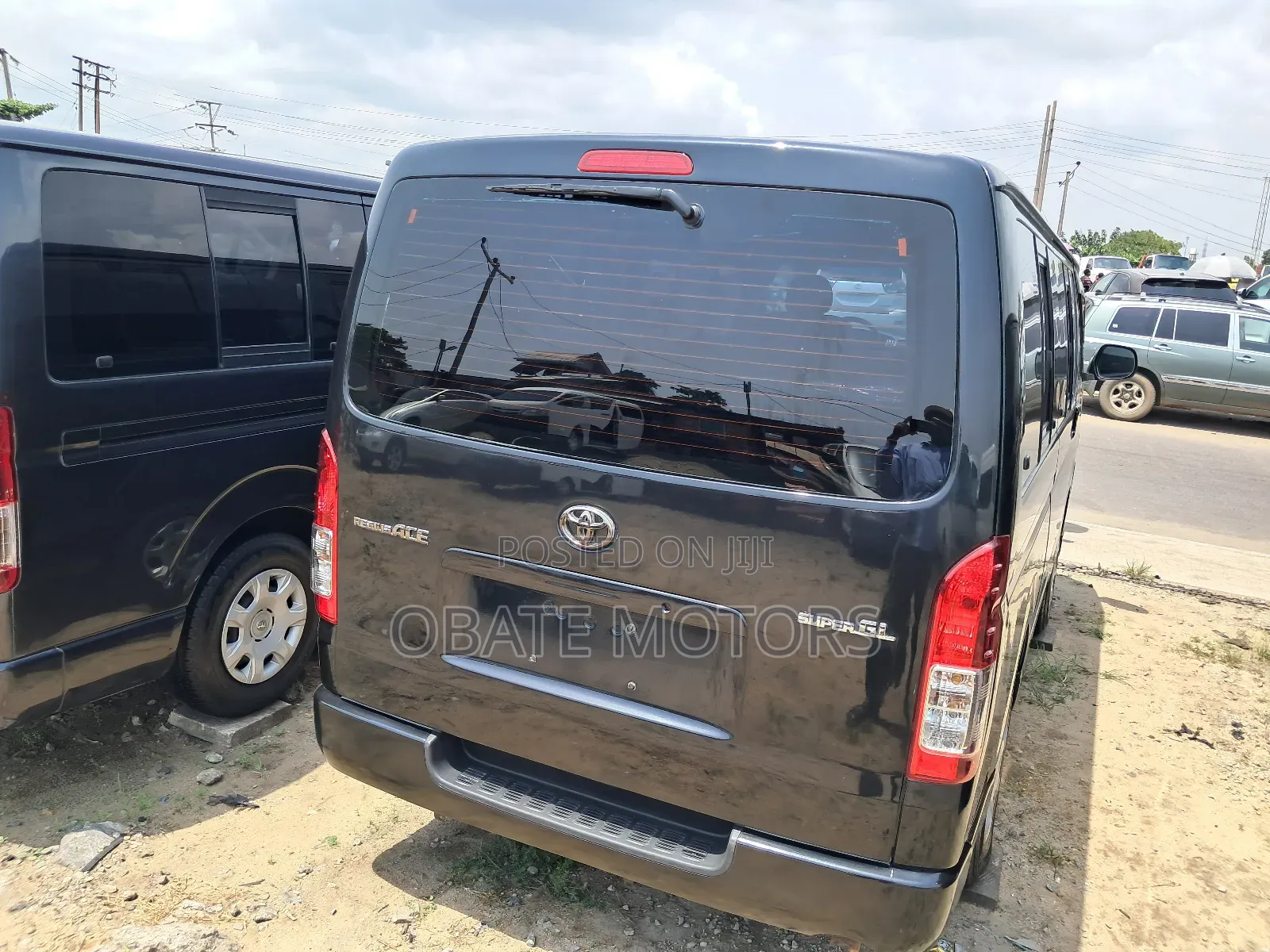 Toyota HiAce 2012 Black