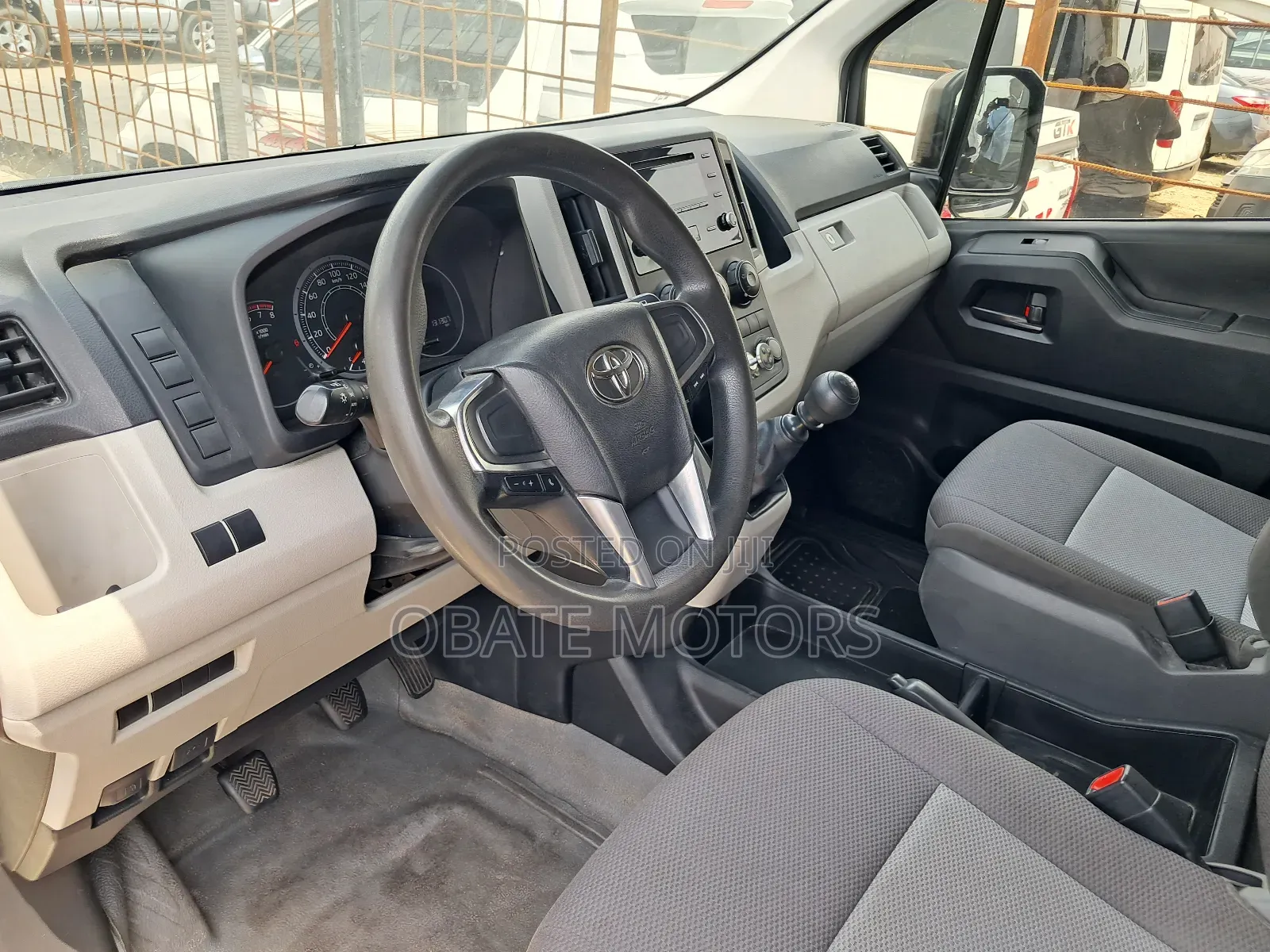 Toyota HiAce 2021 White