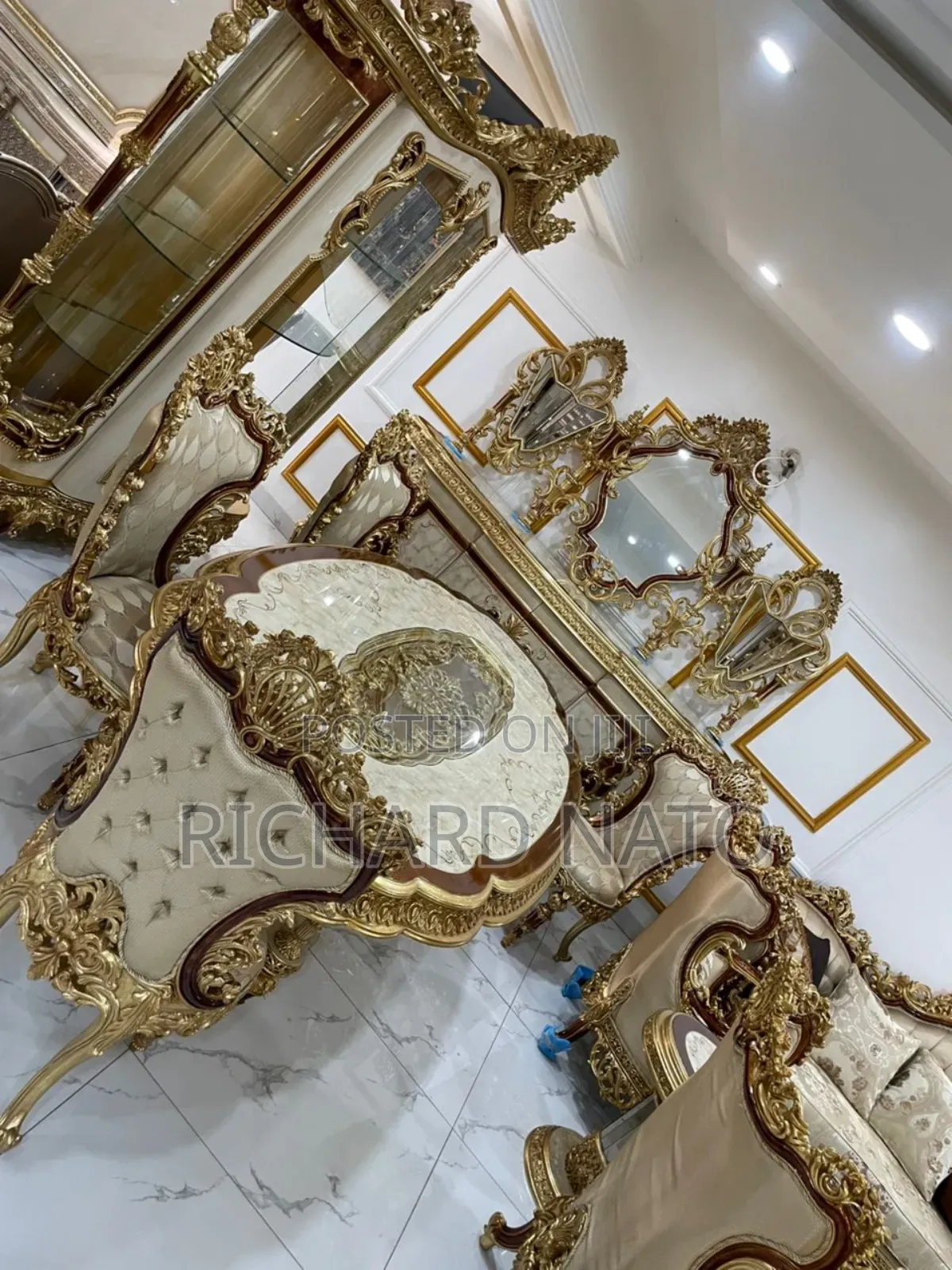 Homely Sofa Set in Z