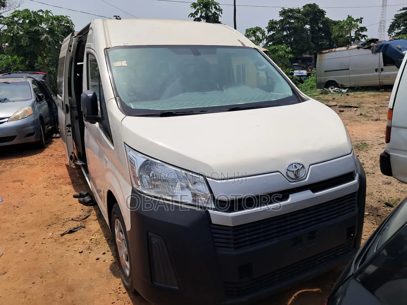 Toyota HiAce 2022 White