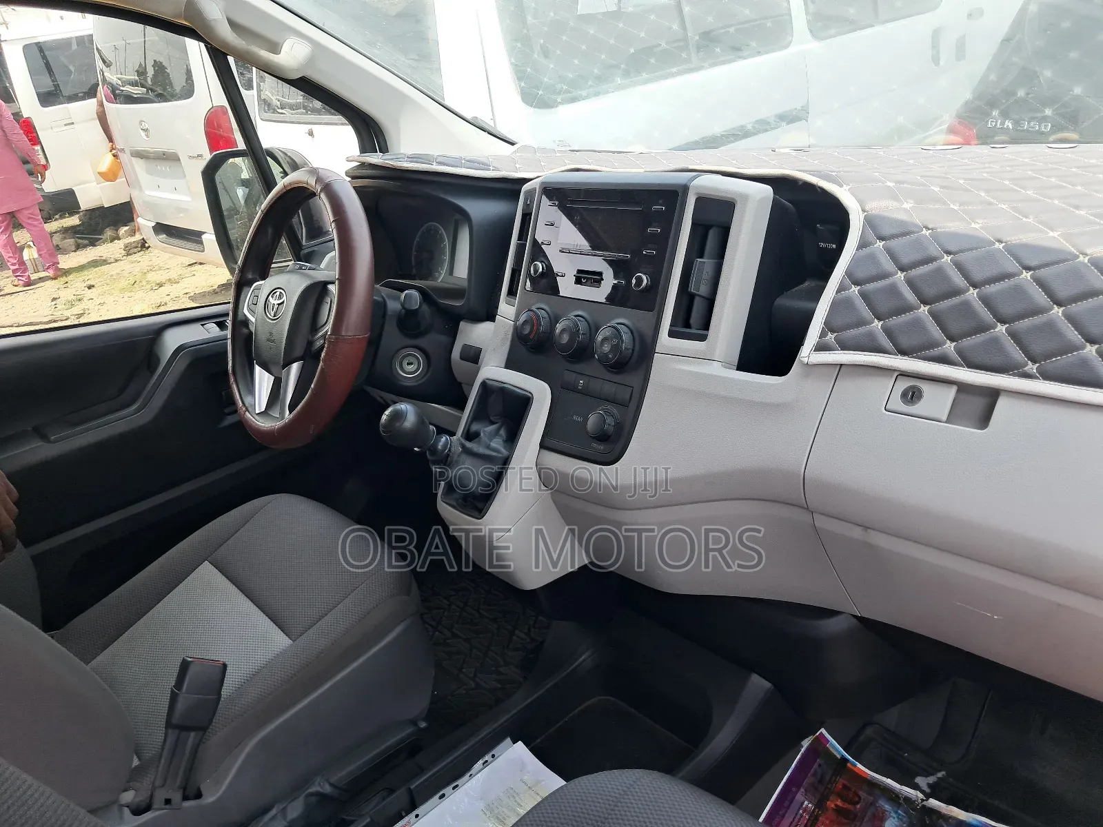 Toyota HiAce 2022 White
