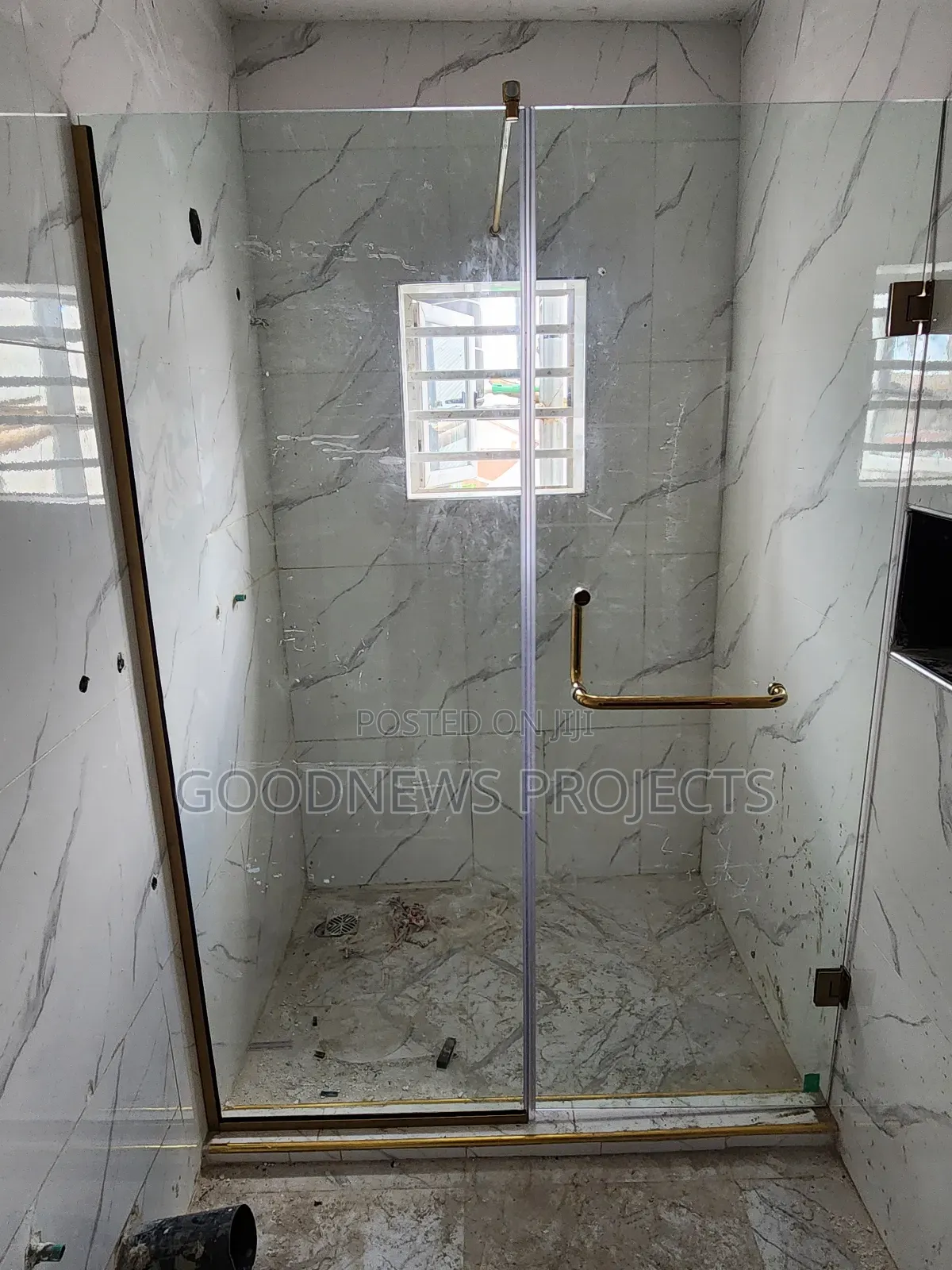 Shower Glass With Gold Accessory
