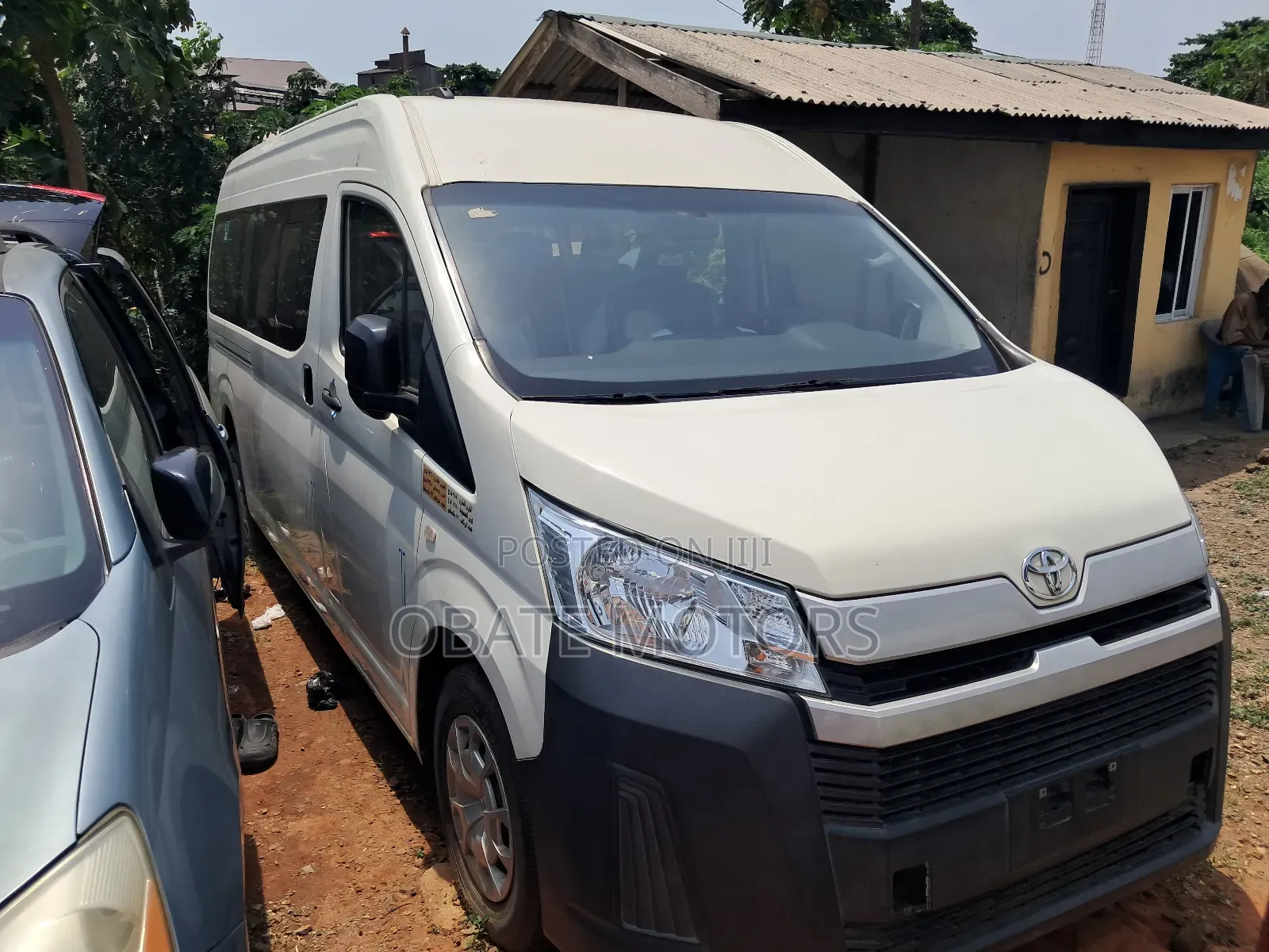 Toyota HiAce 2021 White